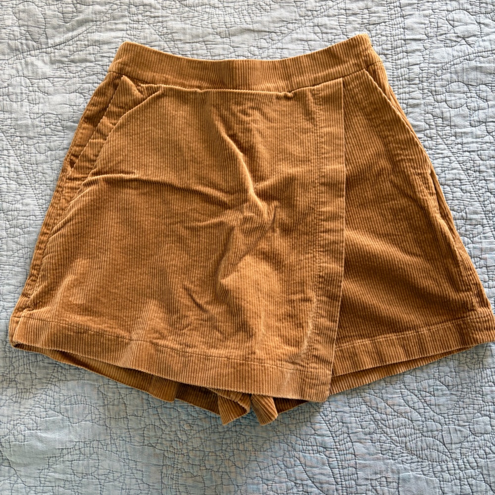 Uniqlo Corduroy Skort in Brown